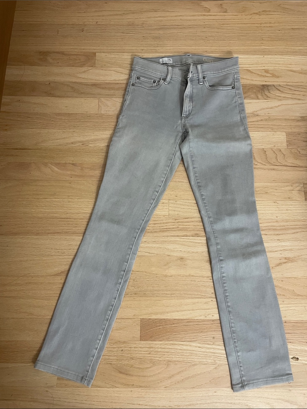 Soft stretch GAP Women's Straight Jeans in Light Gray
